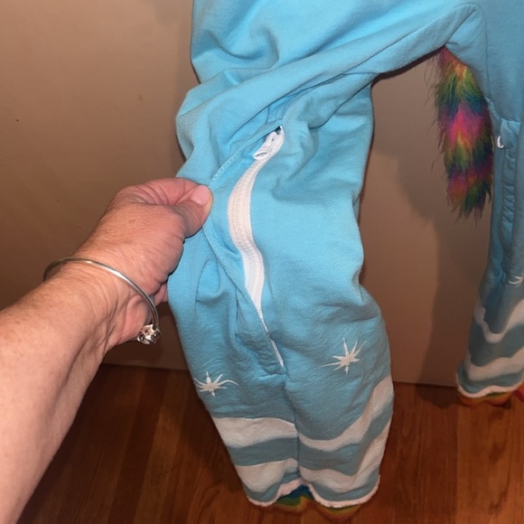 TipsyElves size Med rainbow 🌈 Unicorn 🦄 onesie, zippers and pockets - Picture 4 of 15